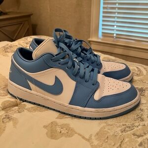 Air Jordan 1 “UNC” Lows